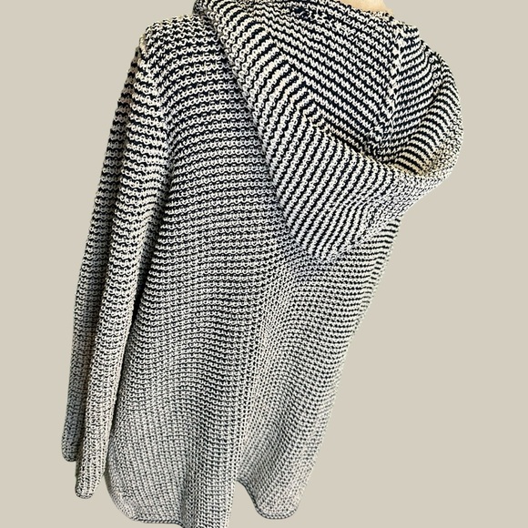 Nicole Miller Artelier Women's Navy Blue and White Hooded Cardigan Sweater Sz M - Picture 14 of 15